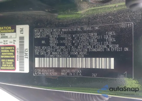 2011 Toyota Tundra Grade 4.6L V8 z USA, uszkodzony, nr VIN 5TFUM5F19BX023354
